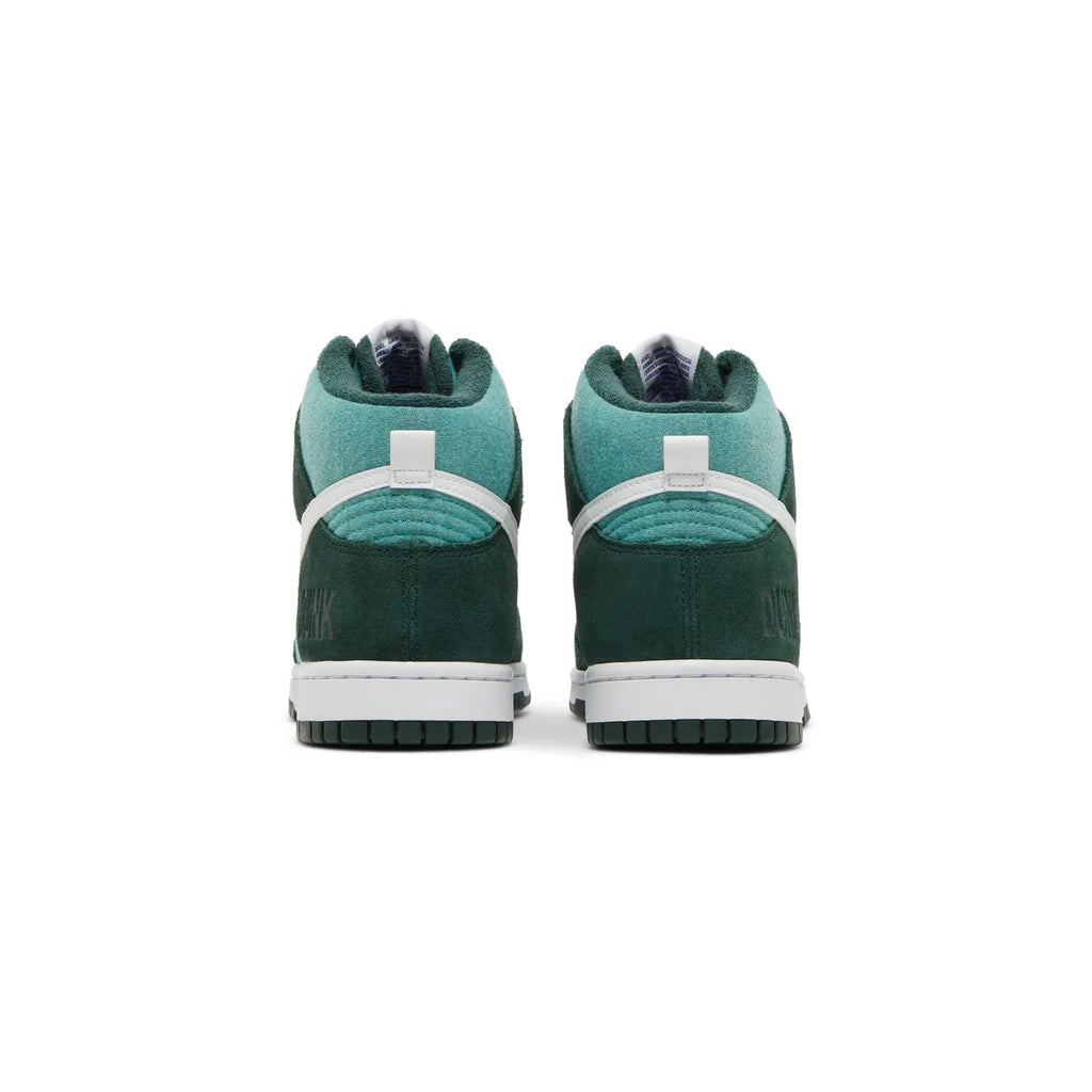 Nike Dunk High Retro SE 'Athletic Club Pro Green' (2022)